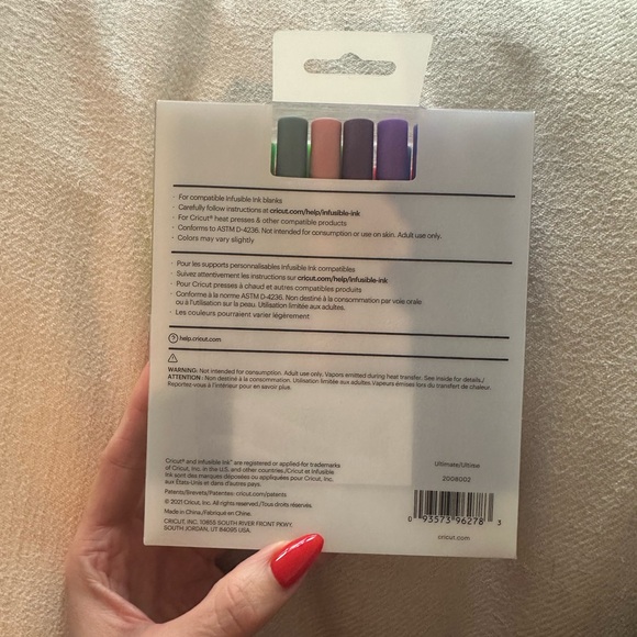 Cricut Infisible Ink Pens - set of 30 - Picture 2 of 2